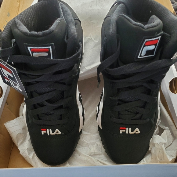 FILA MB Kids Size US6 Brand New in Box - Picture 6 of 7